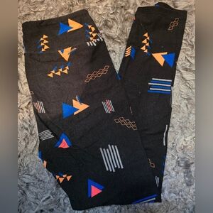 Geometric Patterned Black Leggings